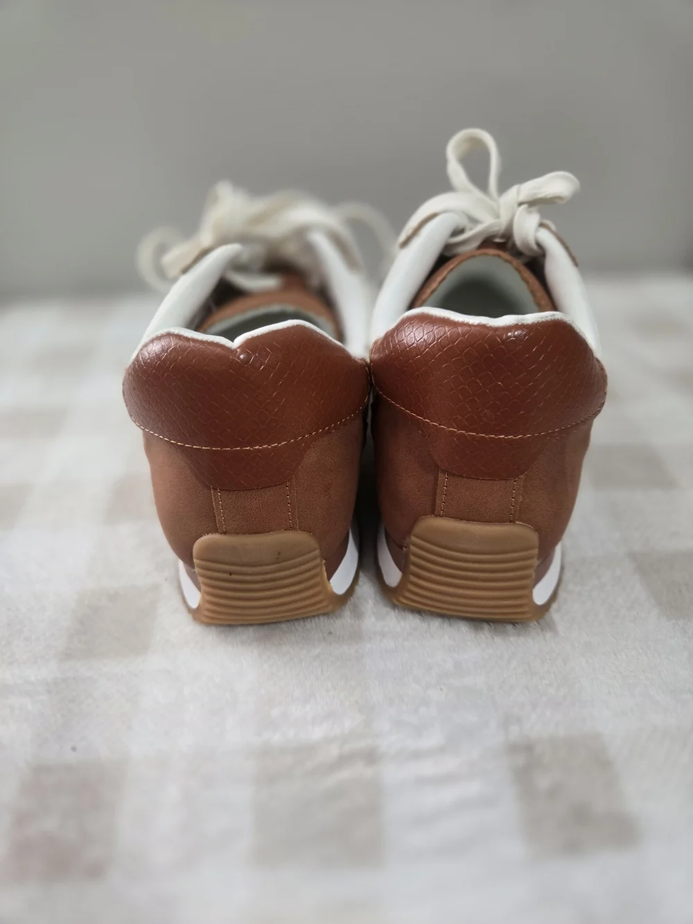 Project Cloud Brown/White Low Top Lace-Up Sneakers Memory Foam Athletic 8